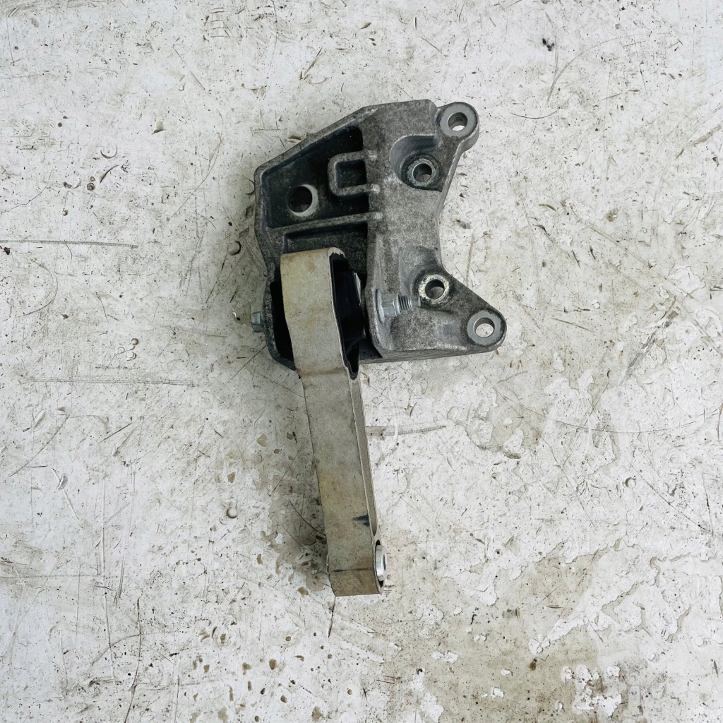 фото №1, Кронштейн подушка двигуна range rover evoque gj32-6p096-ae