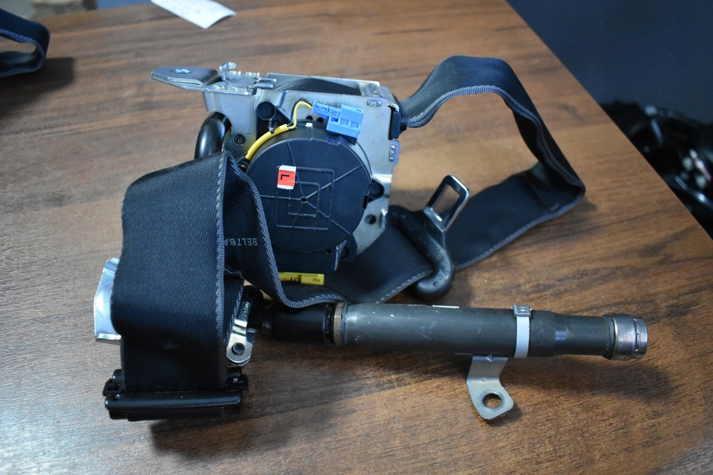 фото №1, Idealny pas натягувач задній лівий mercedes w223 1