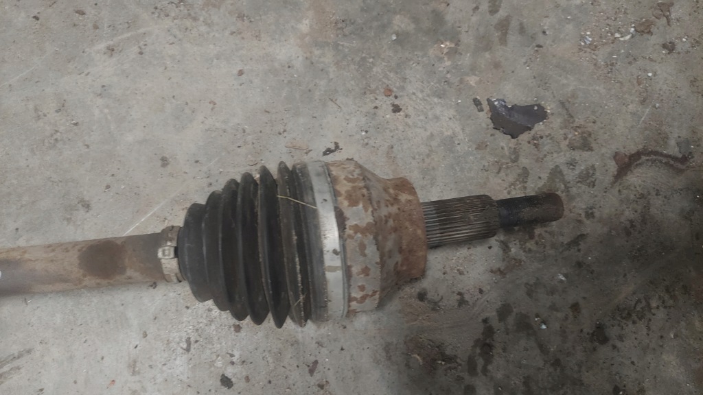 фото №2, Grand cheokee wk2 11-16r приводной вал правый перед