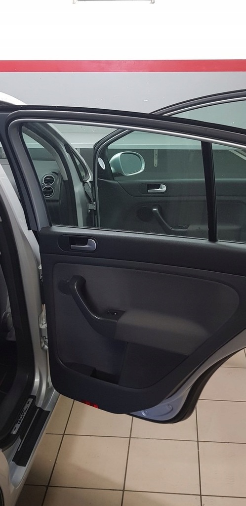 фото №4, Обшивка двері перед задня vw golf v 5 plus