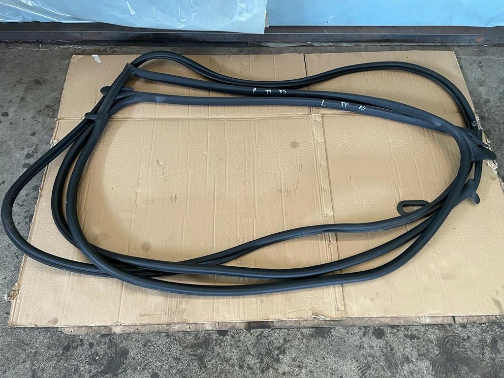 фото №1, Audi tt 8s lift 2020 rok ущільнювачі двері кришки