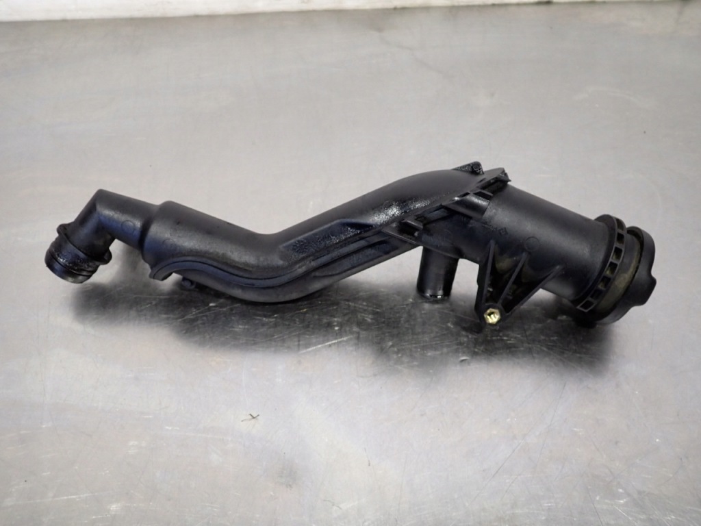 фото №1, Заливна горловина оливи volvo s40 ii