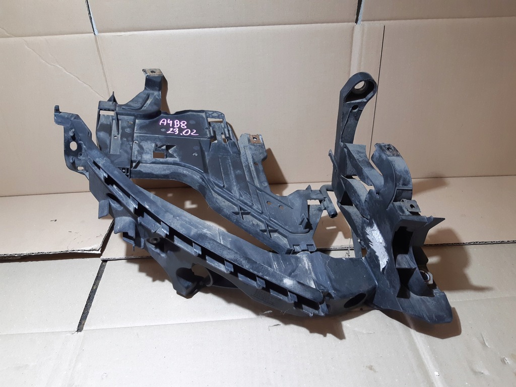 фото №11, Audi a4 b8 направляющая кронштейн лампы правый перед 8k0805608c