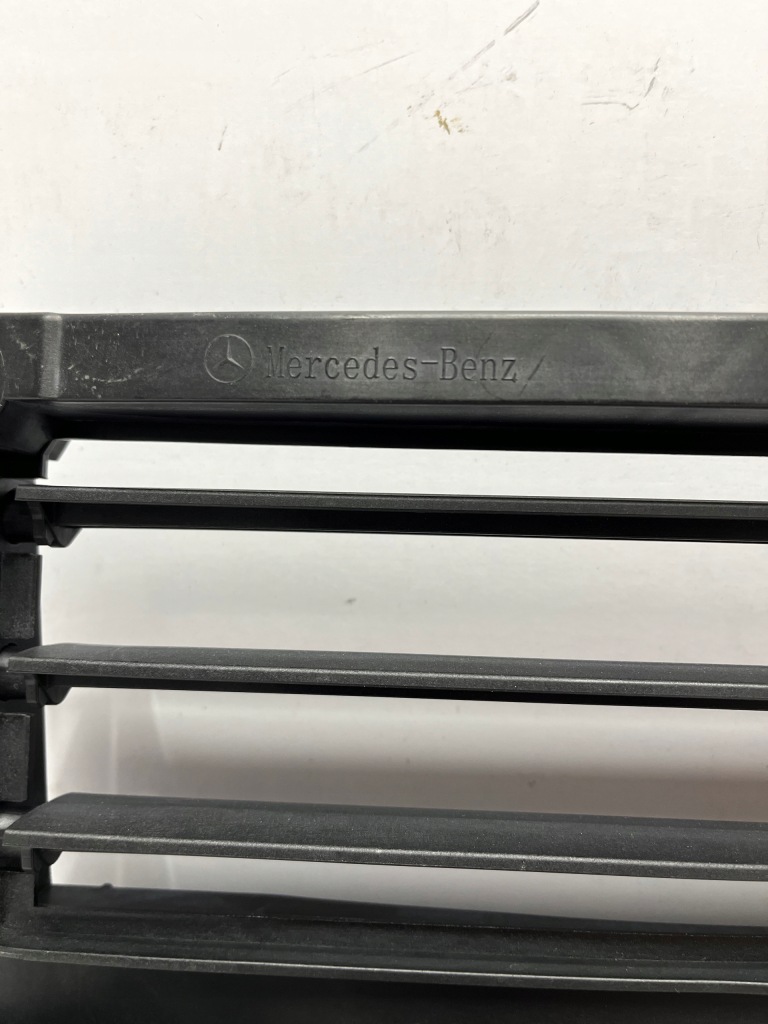 Купити Mercedes s-klasa 223 повітропровід повітря жалюзі