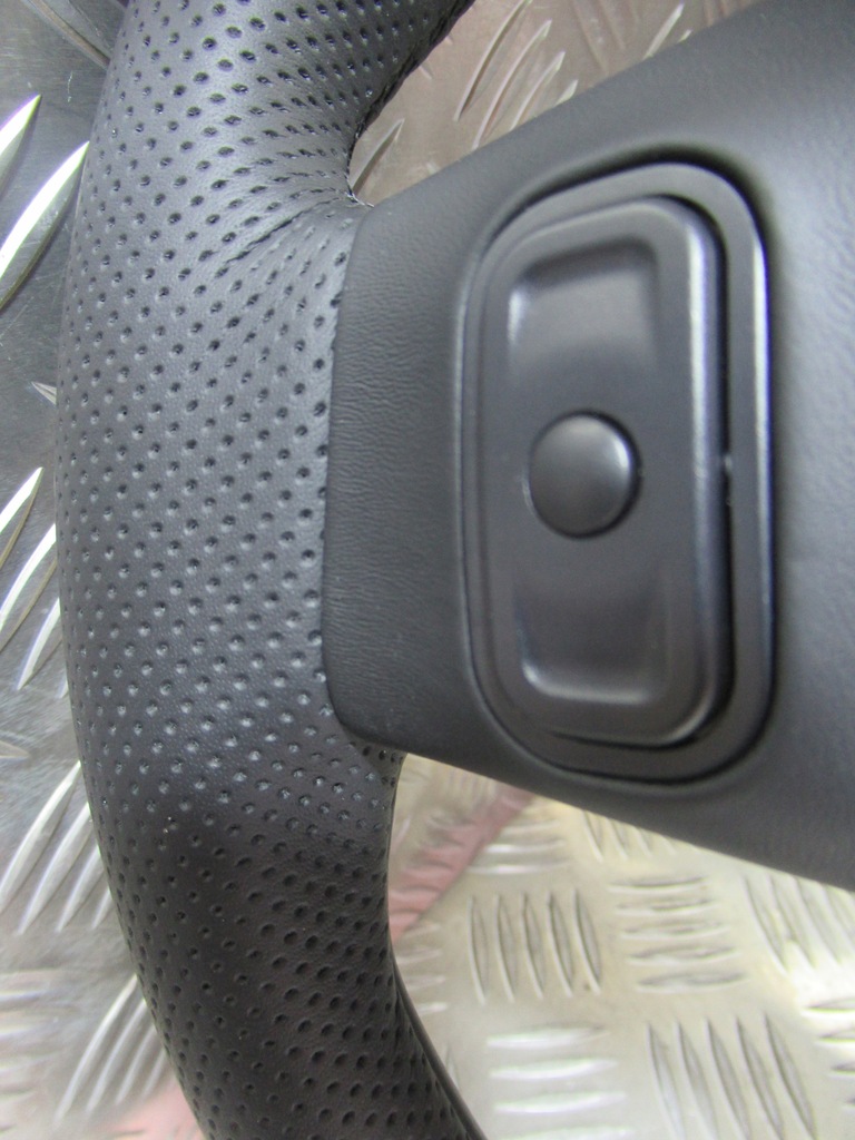 фото №9, Maserati levante повітропровід шкіра k321