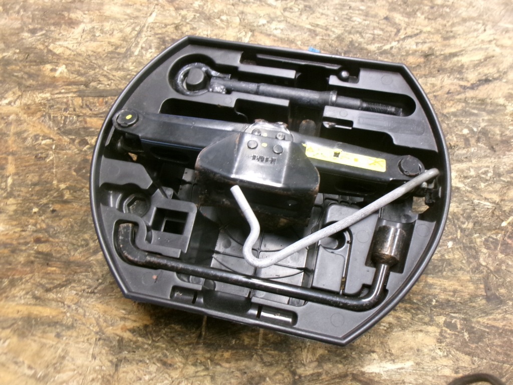 Купить Citroen ds3 кулиса ключ фаркоп  вкладыш комплект