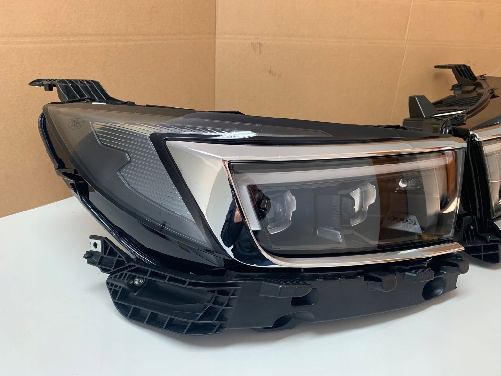 фото №3, Opel grandland lift 21- лампа перед full led левая правая