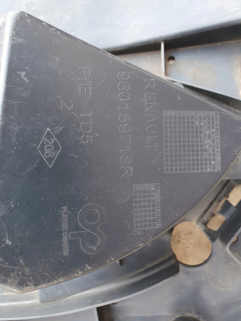 Плита захист нижня pod бампер перед передній renault trafic iii 214775886r Ціна