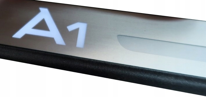 фото №5, Молдинг порог подсвеченная logo audi a1