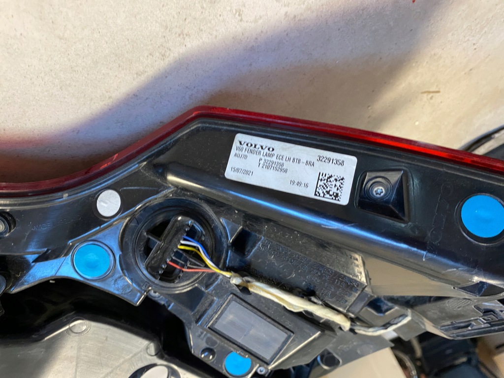 фото №14, Volvo v60 ii лампа левый задняя led 32291358