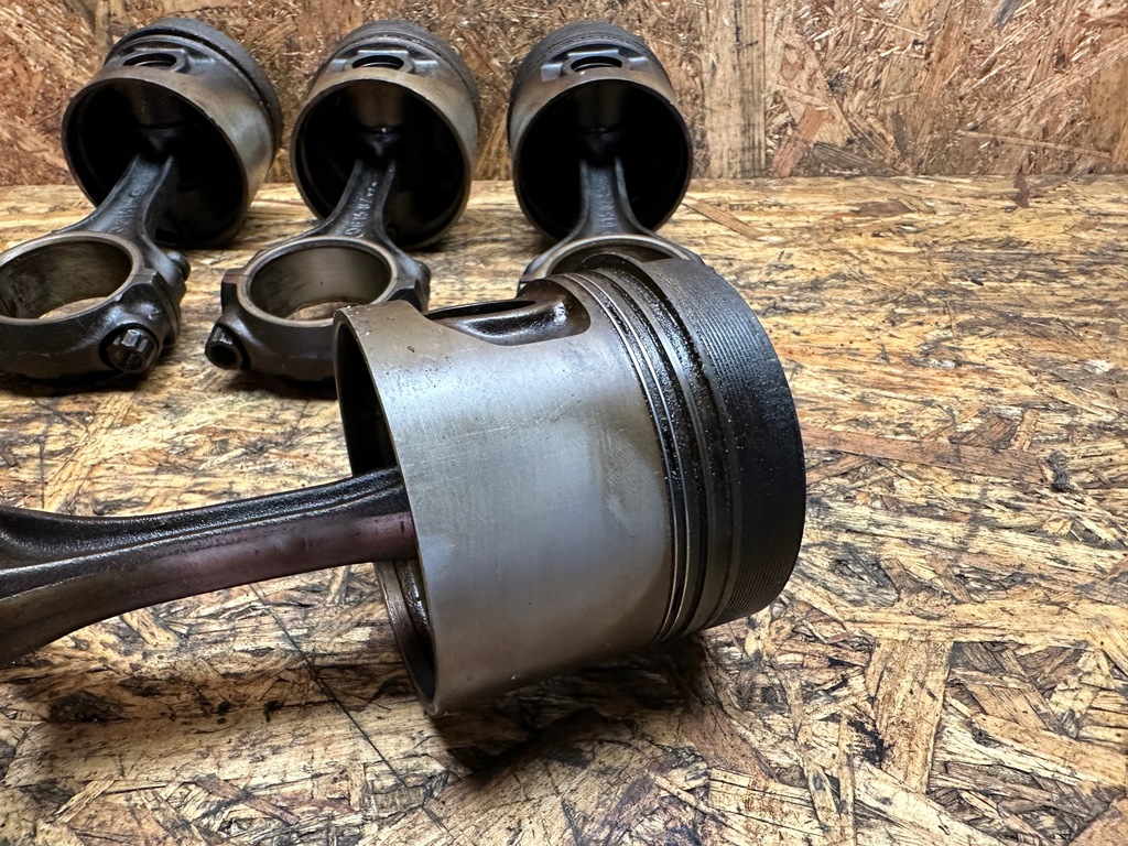 фото №6, Поршень шатун mercedes w115 2.0 2.3 93v37