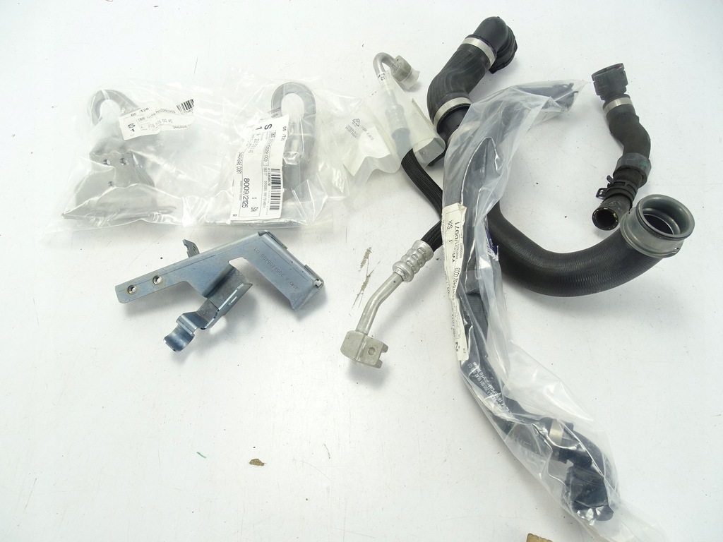 фото №1, Труба wąż кронштейн mercedes c-klasa w205 amg