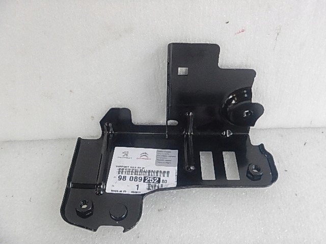 фото №1, Citroen c4 cactus кронштейн кронштейн усилитель