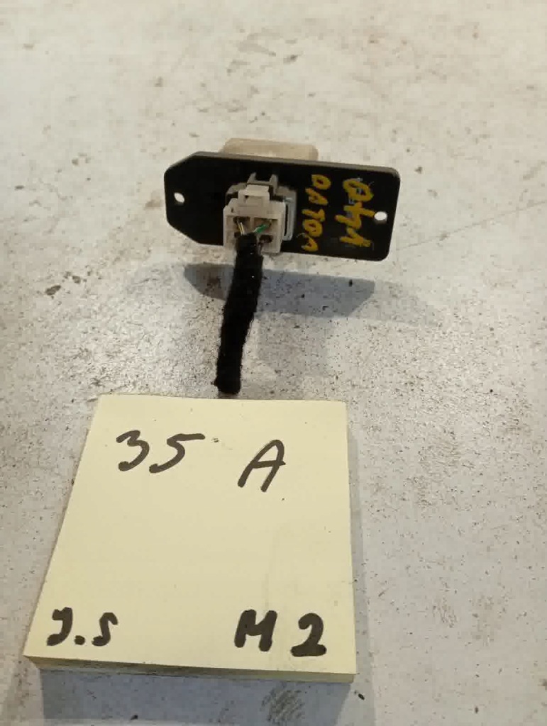 фото №1, Volvo s40 v40 30813198 резистор вентилятор