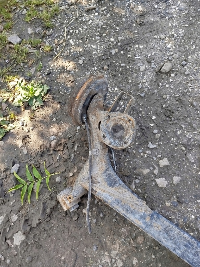 Oś балка задняя подвеска vw fox 2010 rok Киев