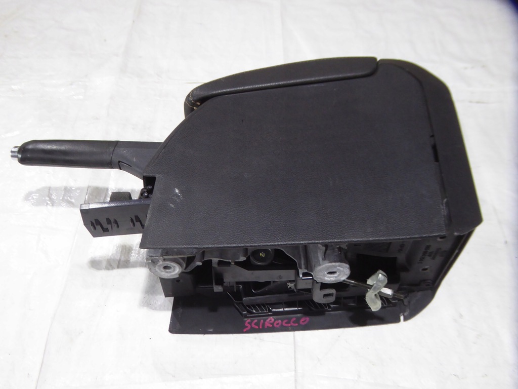 фото №7, Подлокотник кожа оригинальный vw scirocco 1k8