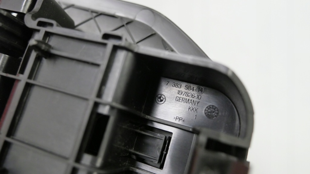 Купити Bmw g20 g30 g11 тримач  кронштейн трикутник попереджувальний 7383584