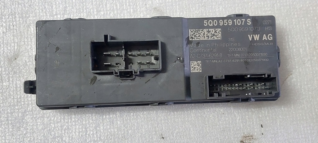 фото №1, Audi q3 83a модуль крышки багажника 20r