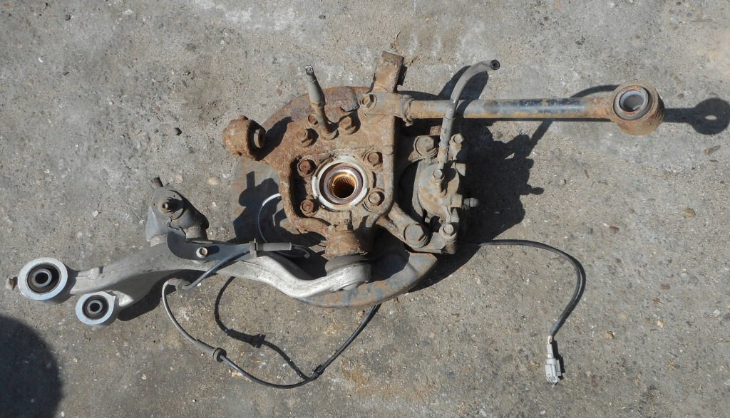 фото №1, Murano z50 3,5i поворотный кулак ступица рычаг правый задняя