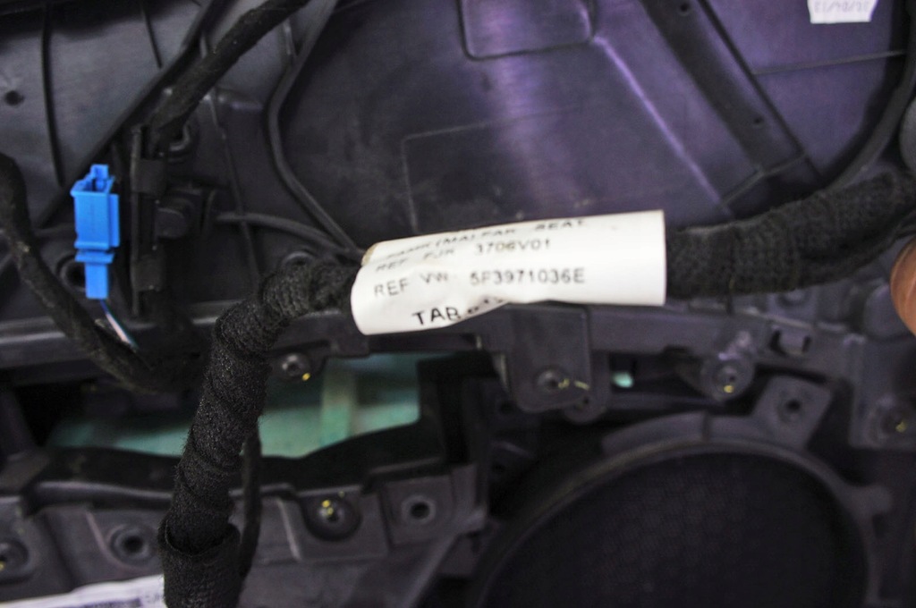 фото №8, Nw220 seat leon iii обшивка дверь правый перед 3d