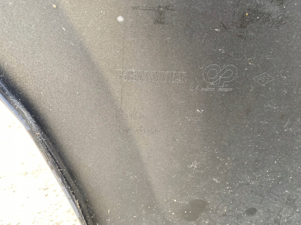Renault clio 3 рестайлинг  бампер перед 8200799935 оригинал Оригинал