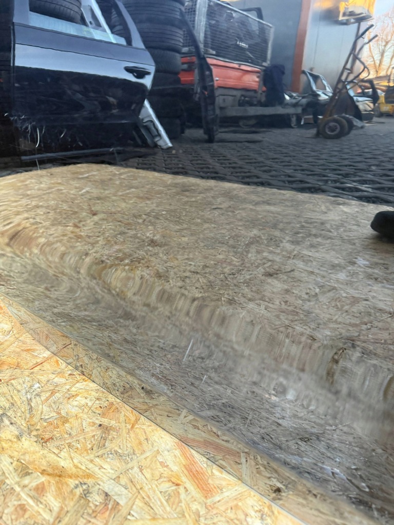 Двері задні правий сторона volkswagen golf vii універсал колір lc9x в Україні