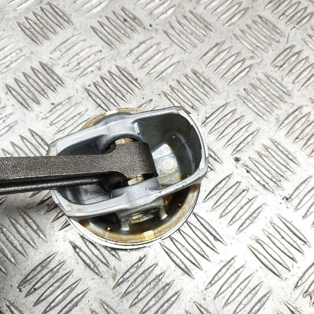 фото №5, Lexus rx 450h 2019 поршень