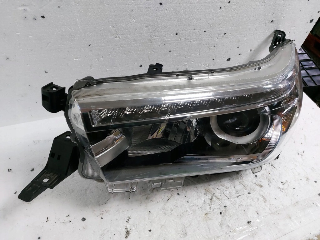 фото №6, Лампа перед левая led toyota hilux viii 15-20