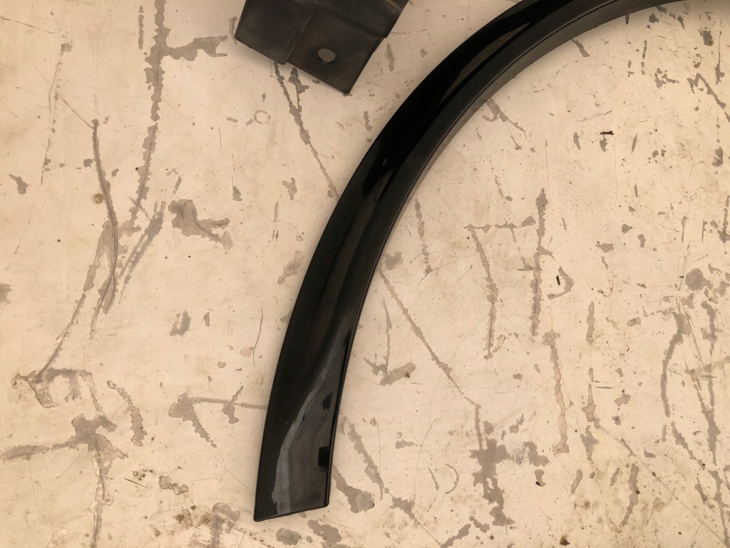 фото №15, Молдинг крила правий задня land rover discovery v l462