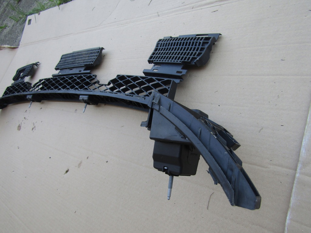 фото №7, Направляющая кронштейн бампера задняя audi a4 b9 allroad