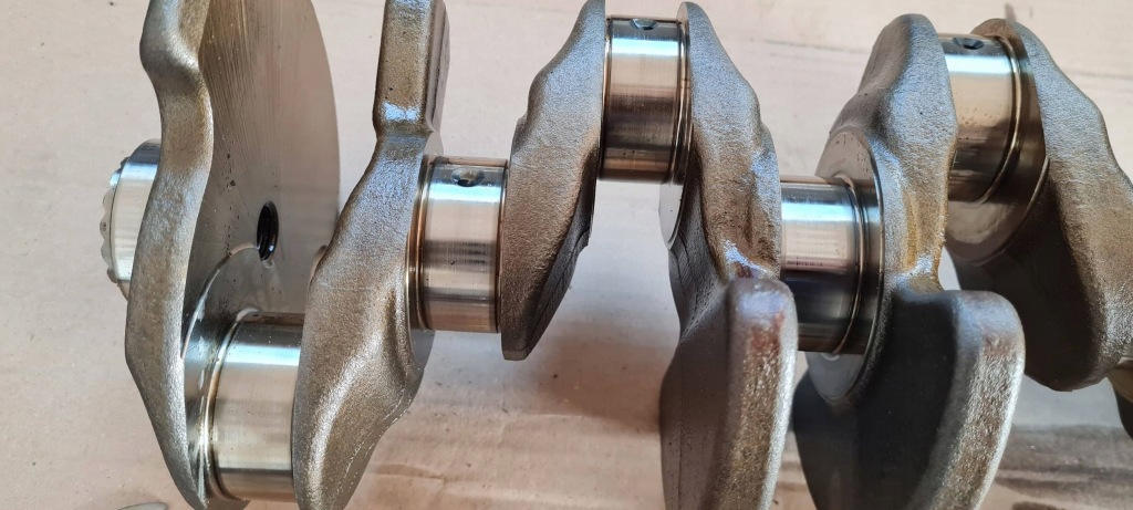 A4 b9 8w рестайлинг  wał коленчатый 2.0 tfsi 06l105101f 06lf a5 8w q5 a6 c7 с Разборки