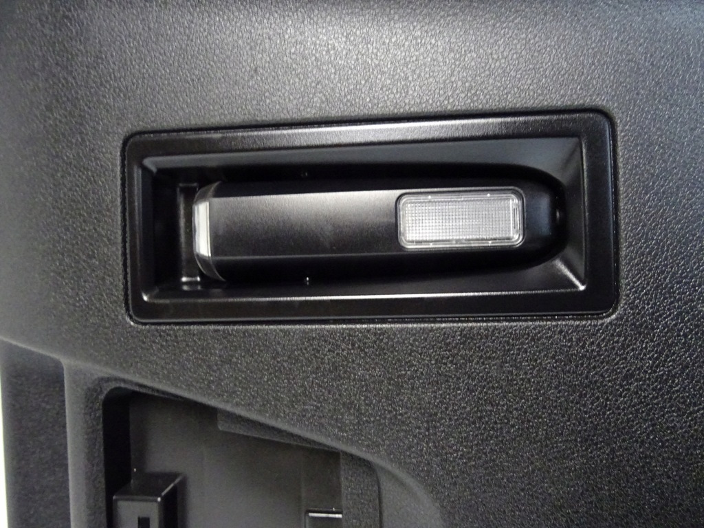 фото №11, Proace ii обшивка оббивка обшивка двері праве зсувні лампа 98103948