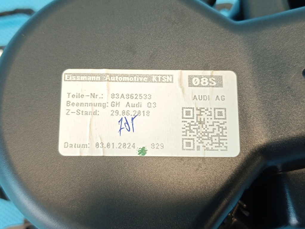 фото №8, Audi q3 f3 sportback 1.4 tsi 110kw 2024r бардачок кронштейн na кружки 83a947355