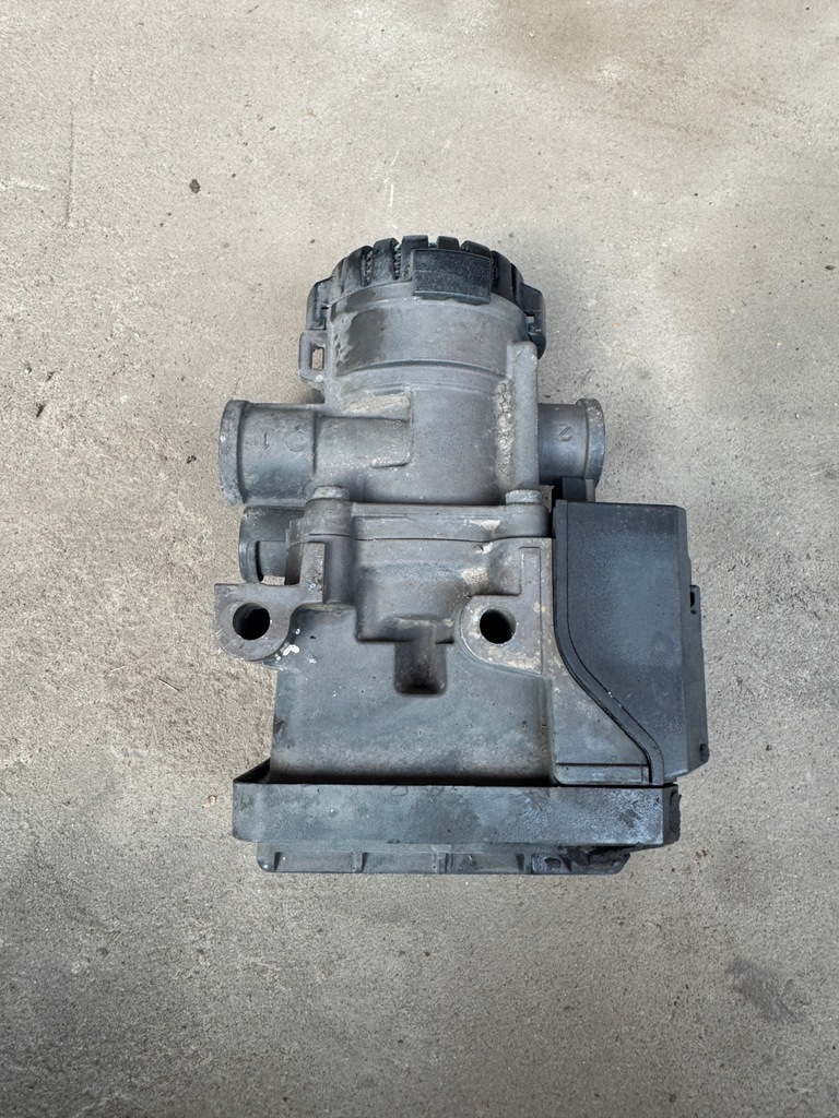 фото №1, Клапан ebs abs mercedes actros mp 4 a0004295724