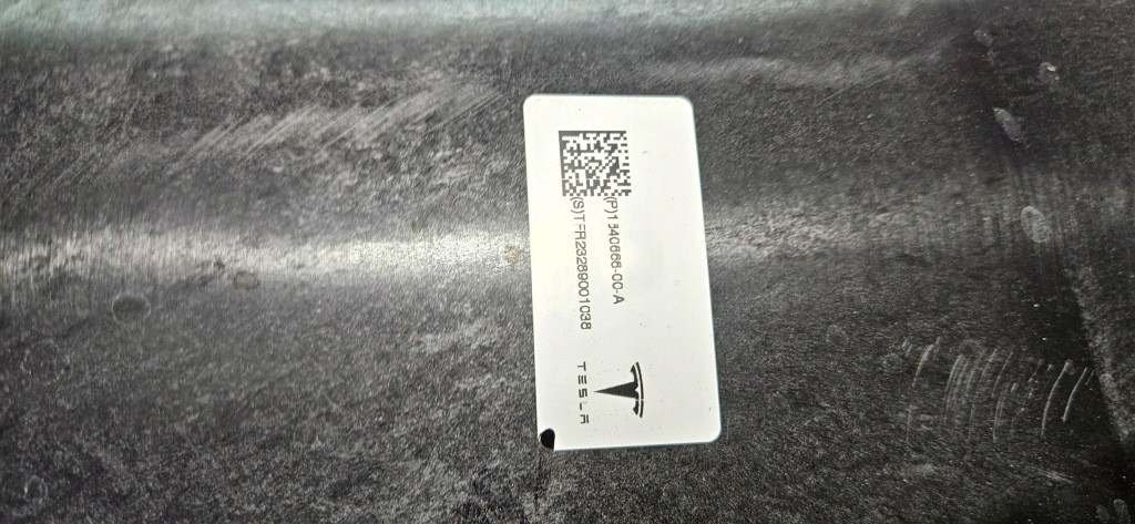 Повітропровід повітря впуск шторка жалюзі tesla model y 2020- в Україні