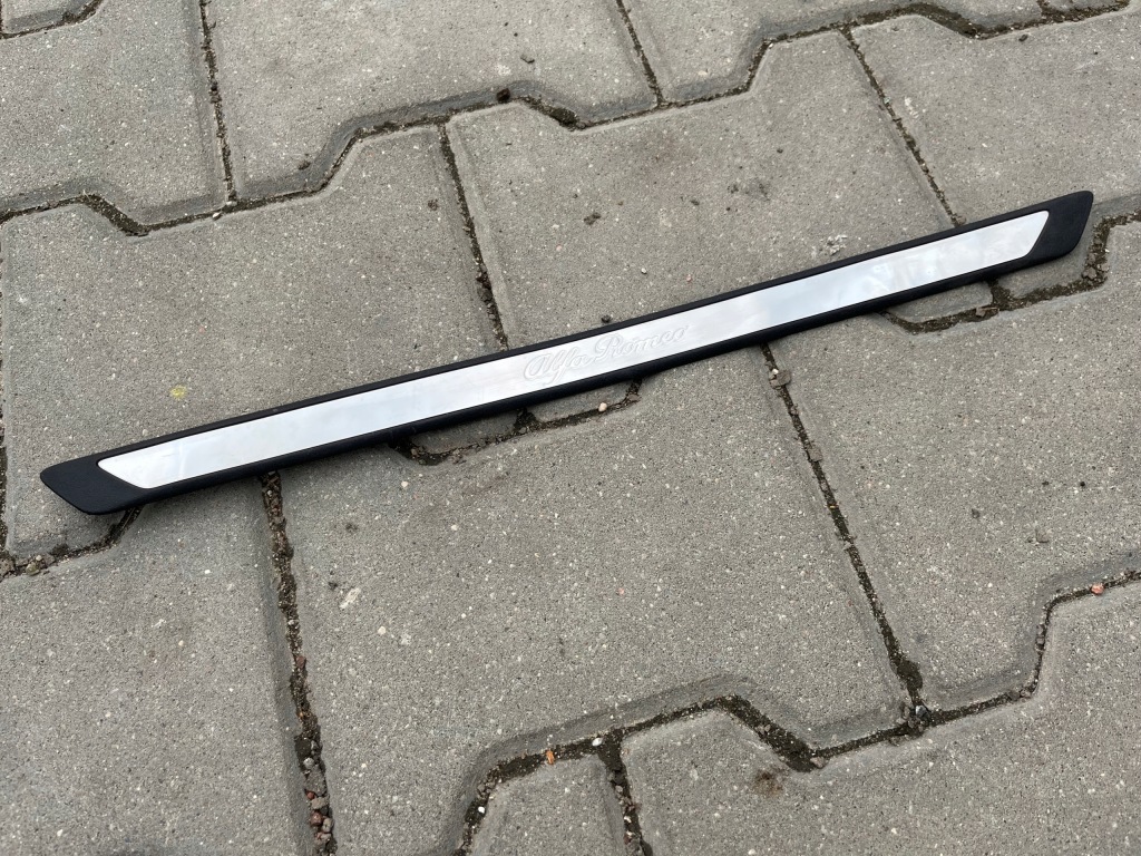 фото №1, Alfa romeo stelvio 2.0 turbo q4 молдинг поріг права передня 2017 r.