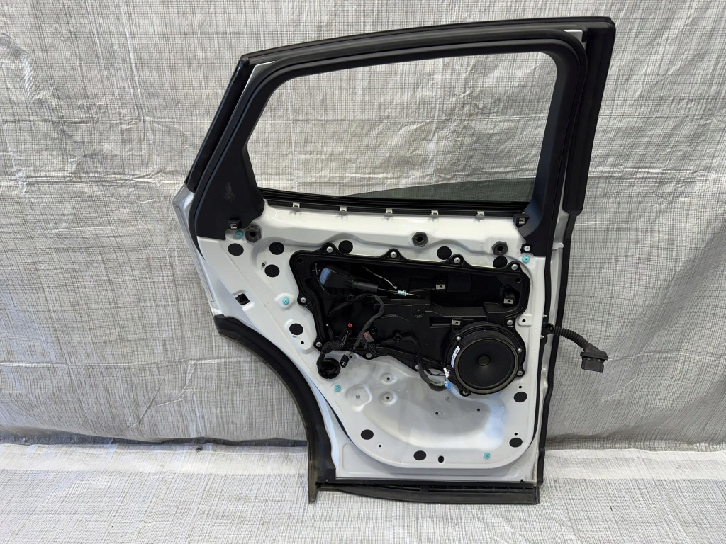 Двері задній задні ліва r-dynamic jaguar e-pace gj32-drzwi Ціна