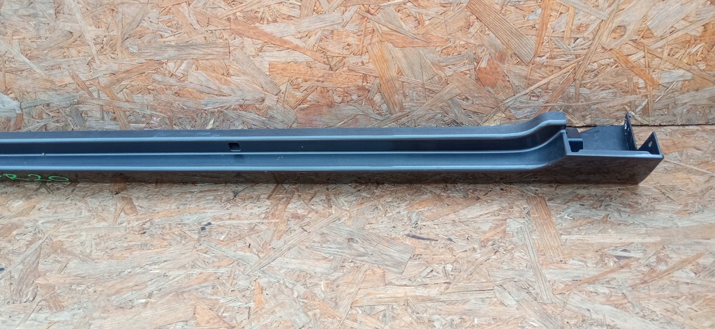 фото №7, Suzuki baleno ii 2 15- порог накладка порог молдинг порог правая 77211-68p00