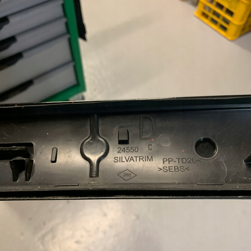 фото №9, Renault scenic iv права молдинг скло передньої захист блок двигуна 727607465r