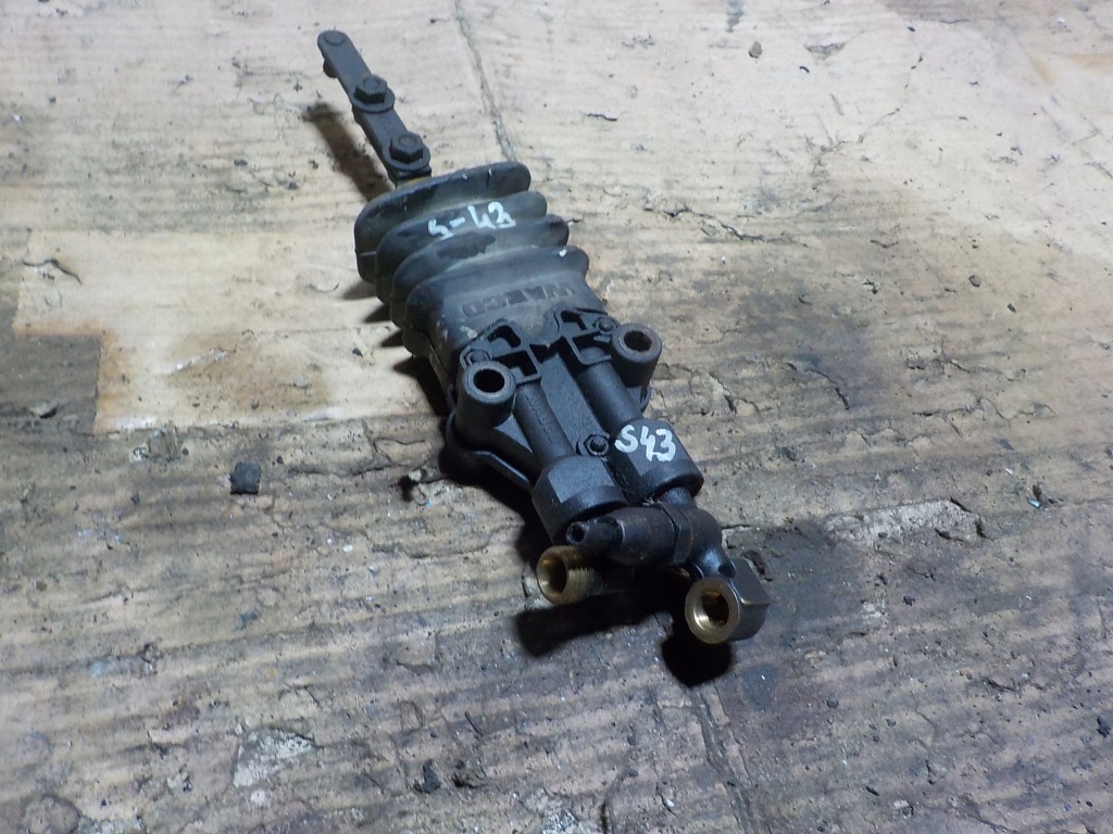 Клапан вирівнювальний scania r420 4640010109 в Україні