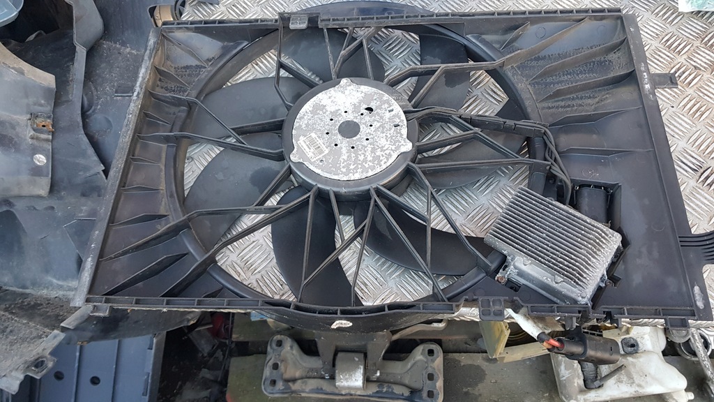 фото №9, Mercedes w203 2.2cdi вентилятор радиатора a2035000293 600w