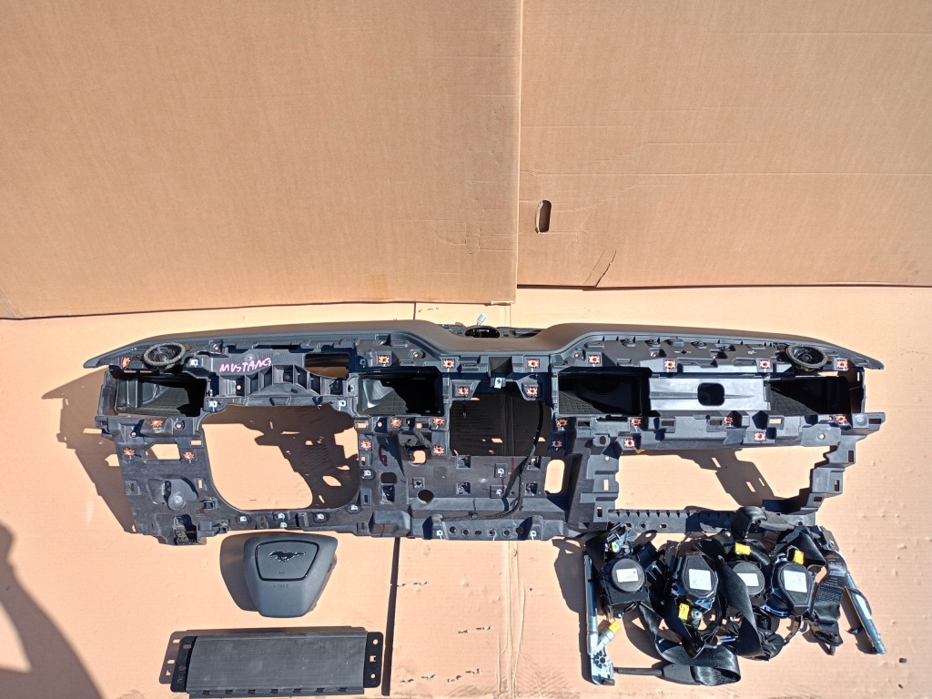 фото №1, Приборная панель консоль air bag ford mustang mach-e демонтаж