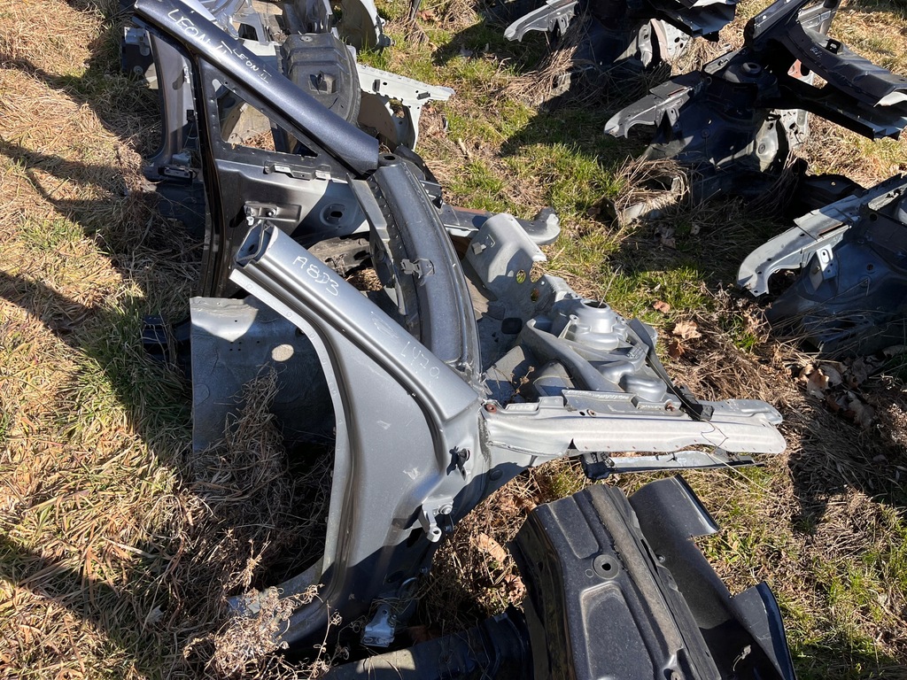 фото №1, Audi a8 d3 чверть перед права підкрилок