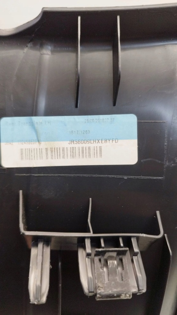 фото №5, Jaguar f-pace 2018 задняя сторона левая молдинг порог задняя