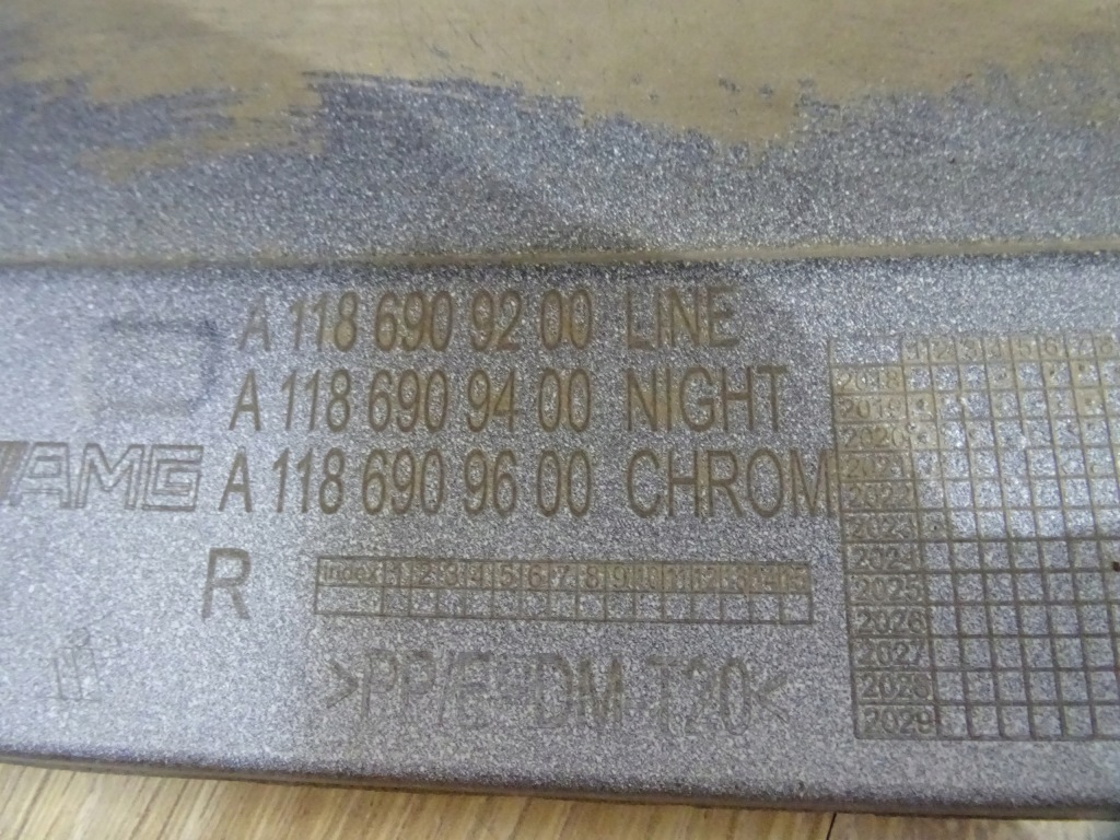 Mercedes cla w118 amg молдинг порог правая a1186909200 llu Оригинал