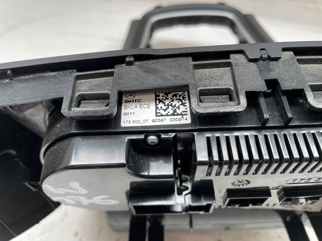 Mercedes w176 aklasa рамка тунель середнього панель кондиціонера a1766807100 Оригінал