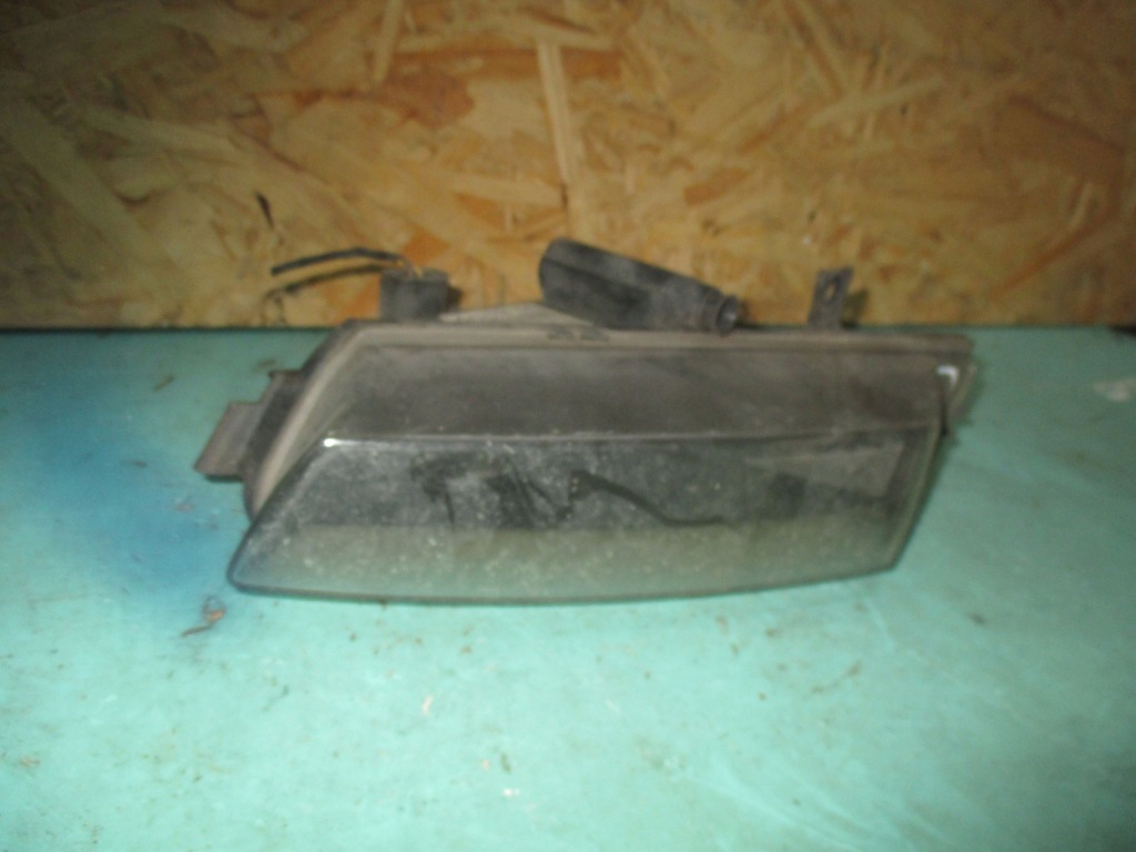 Bmw e82 рестайлинг  11r противотуманная фара левый 0305084001 7181287 в Украине