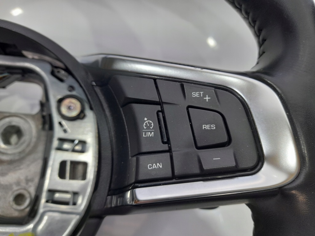 фото №5, Воздуховод кожа jaguar xe x760 r-dynamic