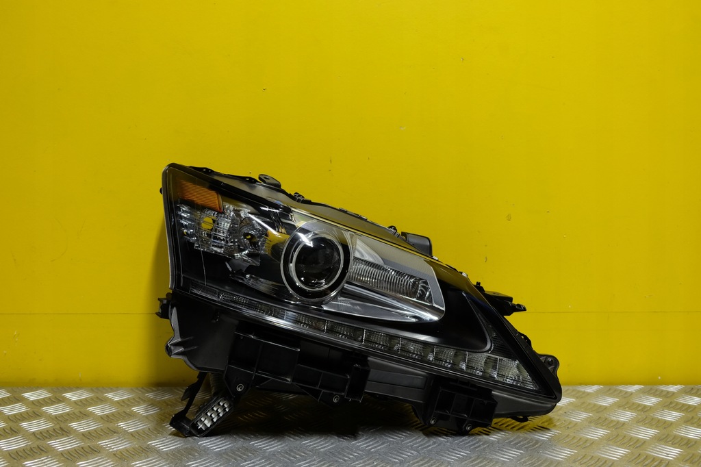 фото №1, Lexus gs gs350 gs450 2012-2015 фара лампа ксенон с led правая eu
