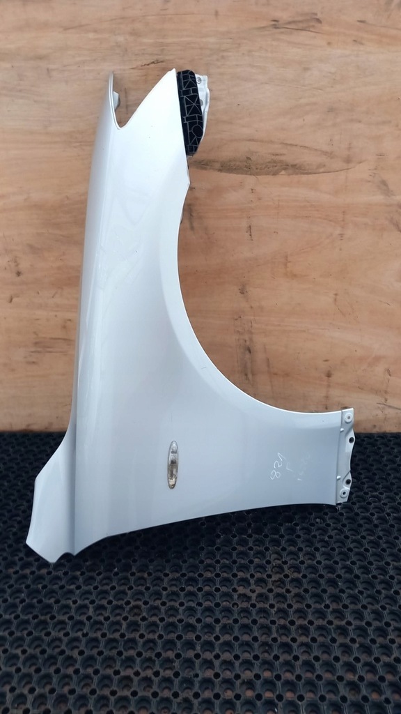 фото №1, Lexus is 220 крыло перед правый 1g1